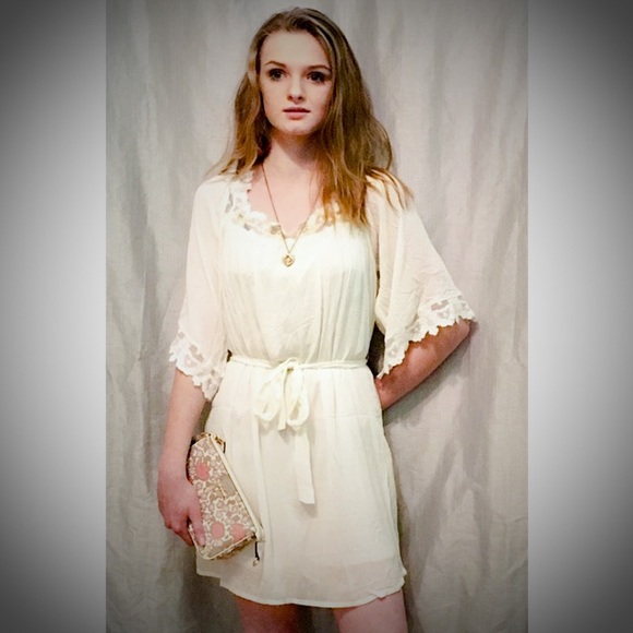 *LAST ONE* Ivory White and Lace Dress - Picture 6 of 6